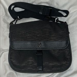Lululemon Adjustable Expendable Bag